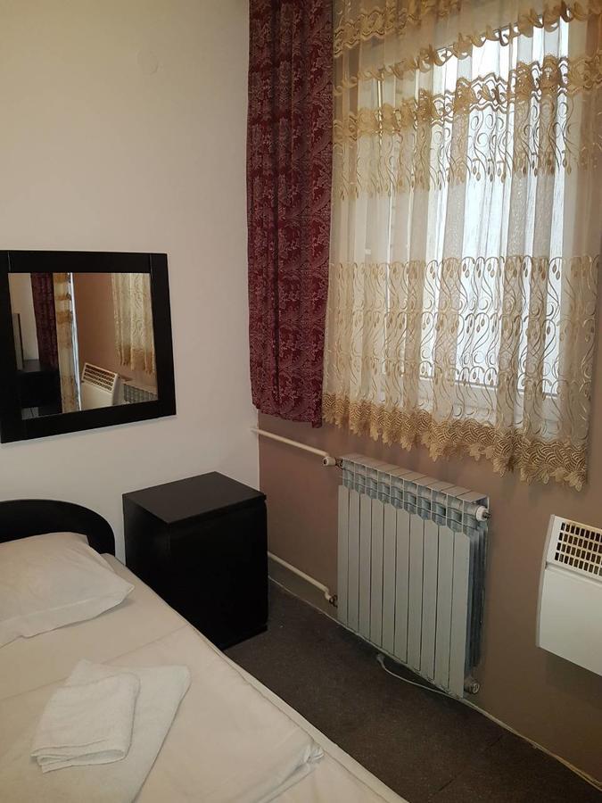 Motel Luxor Visoko Exteriör bild
