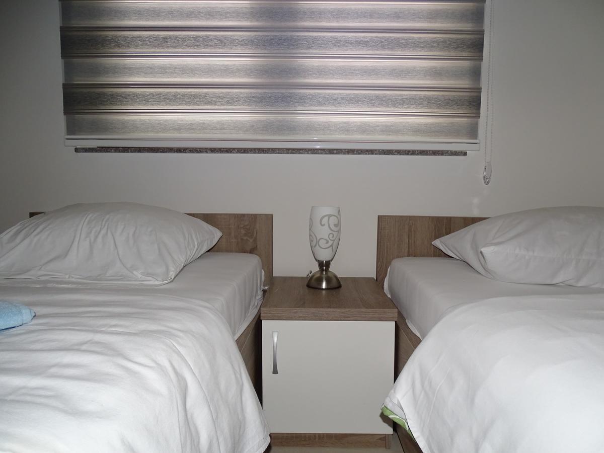 Motel Luxor Visoko Exteriör bild